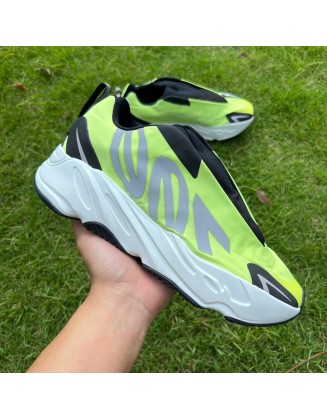 Adidas Yeezy Boost 700